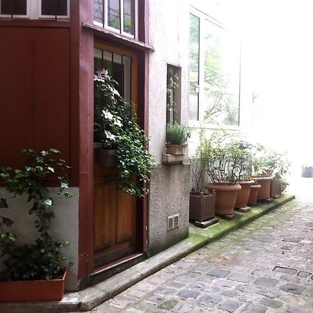 Urban Chic Montmartre Loft Apartment Париж Екстериор снимка